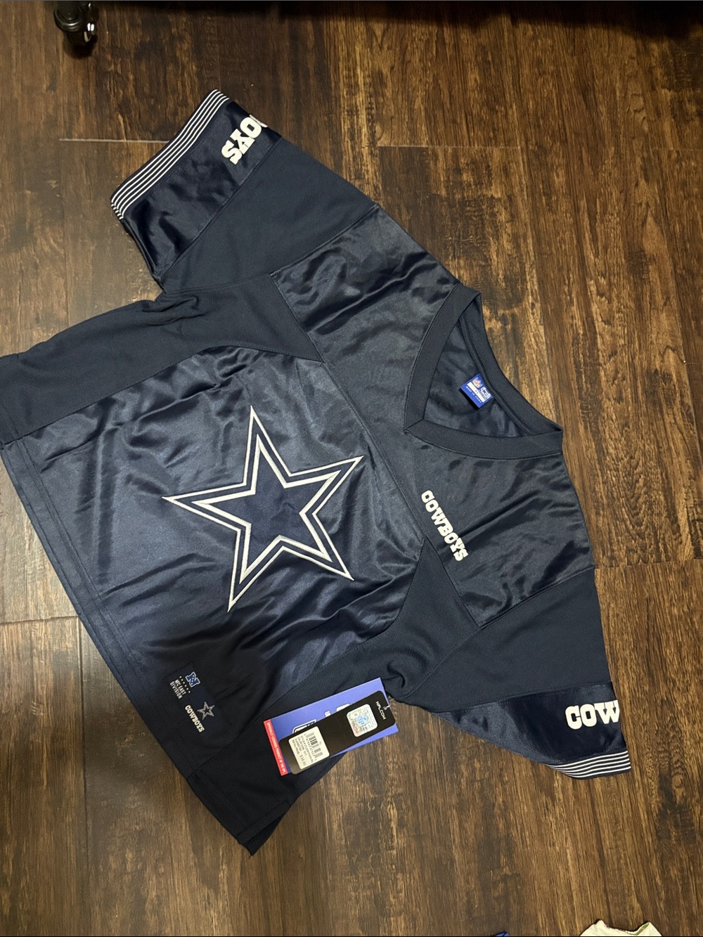 Women’s cowboys jersey size X-Large